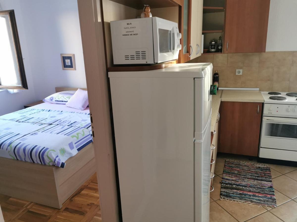 Near By Everything Vodice Extérieur photo