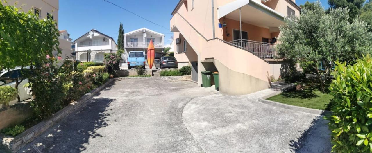 Near By Everything Vodice Extérieur photo